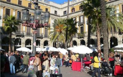 Un estudio de la URV concluye que la ocupación de los cruceristas de los espacios públicos en Barcelona “expulsa” al vecindario y a los otros turistas