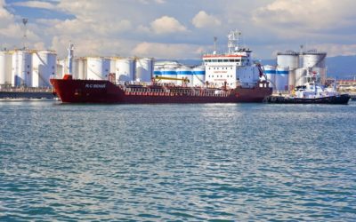 Los graneles líquidos hacen que el  Puerto crezca un 6% en el primer semestre del año