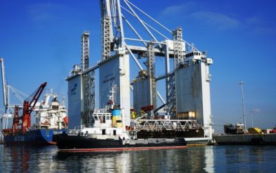 El Puerto acoge un dique flotante para empezar las obras del nuevo Moll de Baleares