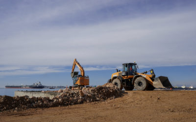 Realizada la primera conexión entre el dique sur y los cajones del muelle de Balears