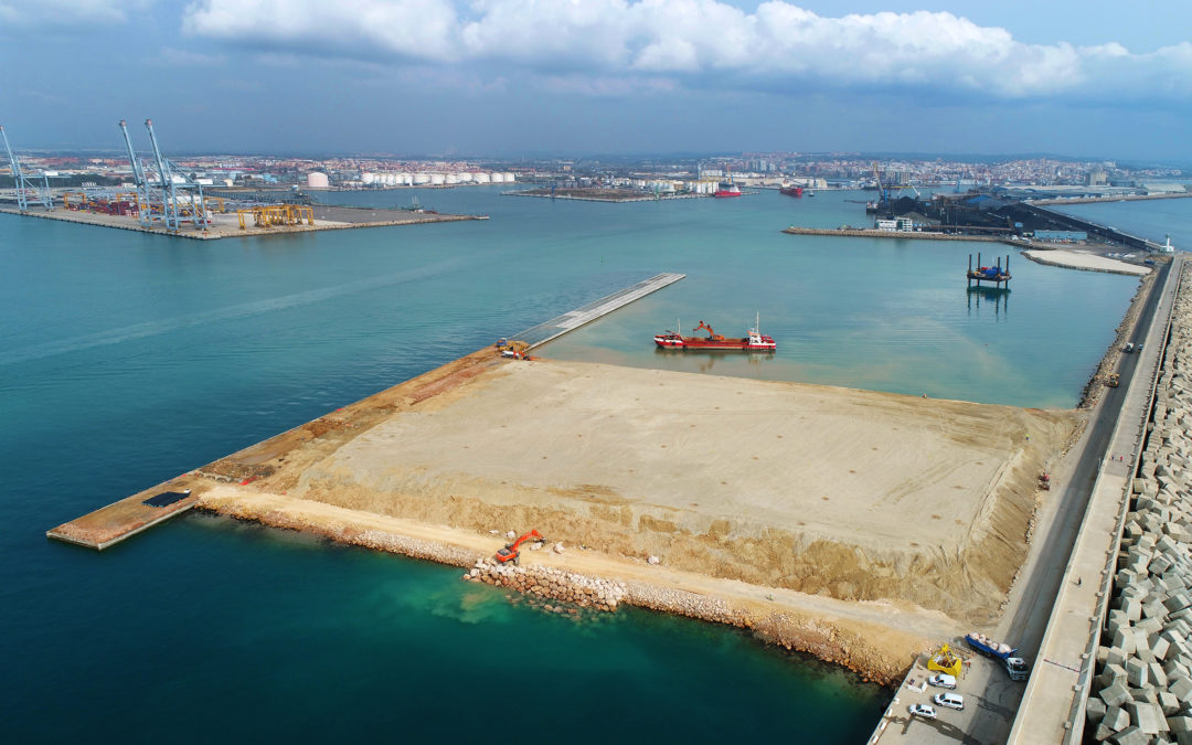 El Port comienza la construcción de la viga cantil del muelle de Balears
