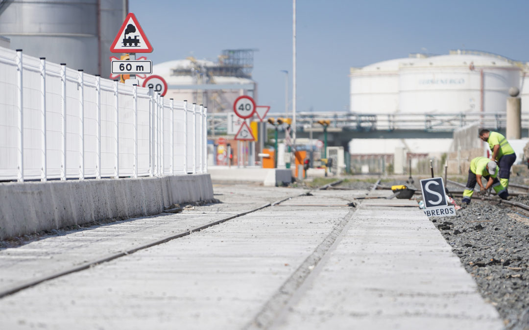 Finalizan las obras de mejora de las vías de tren del muelle de Castilla