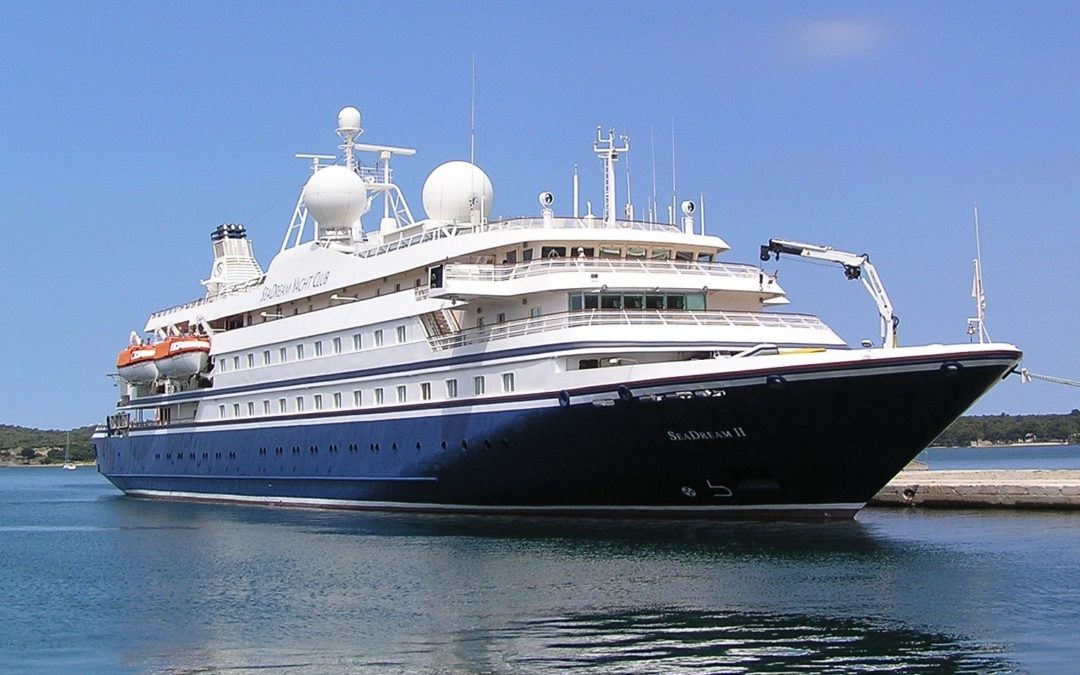 El Port recibe en dos días tres cruceros premium