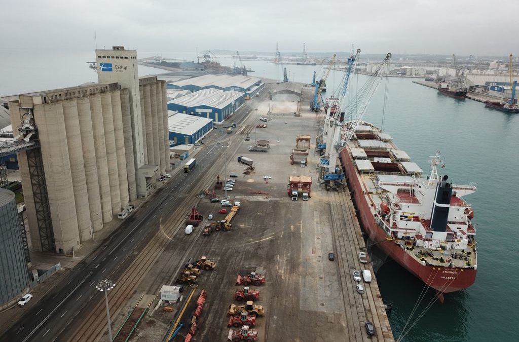 Los puertos mueven cerca de 500 millones de toneladas en los once primeros meses del año