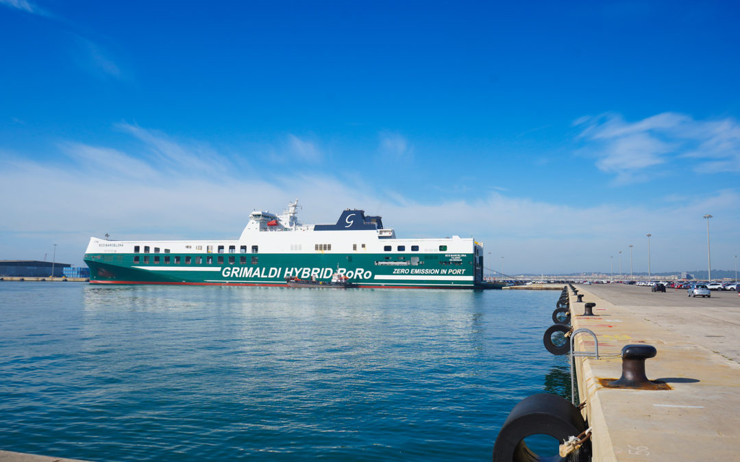 El Port recibe por primera vez un barco híbrido eléctrico