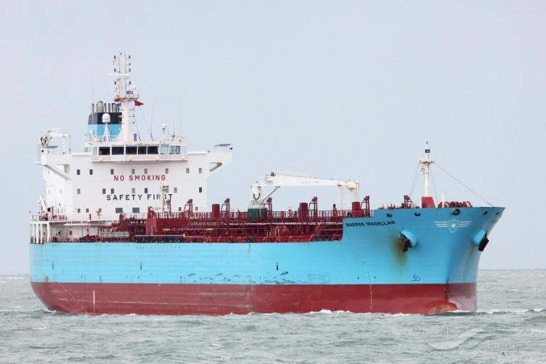 Prohíben la entrada de un buque en el Port al transportar hidrocarburos procedentes de Rusia