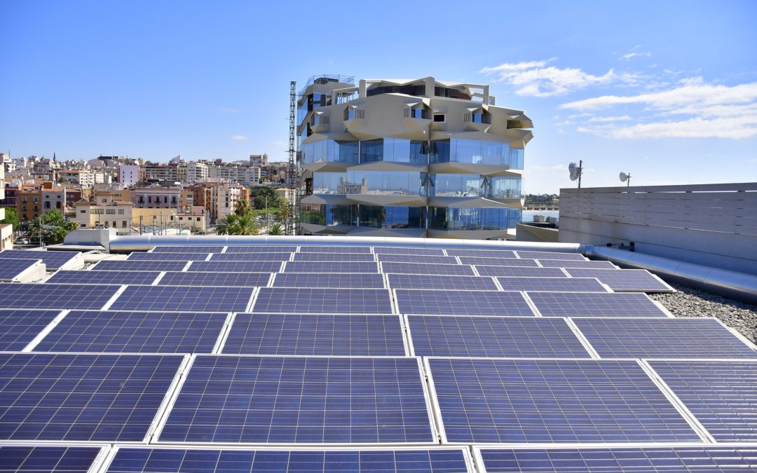 Doce empresas optan a la instalación de placas solares en el  Refugi 1 del Port