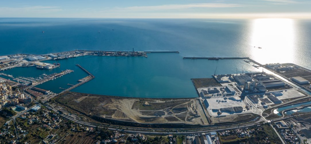 El puerto de Castellón estudia construir una terminal de agroalimentario