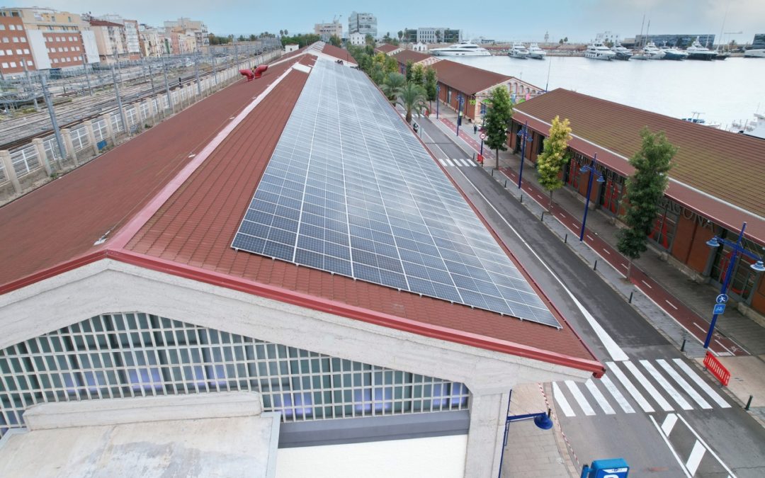 Comienza la instalación de paneles fotovoltaicos en el Refugio 1