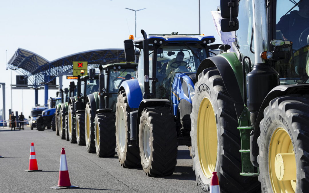 La protesta de los agricultores provoca una disminución del  87% en la afluencia de camiones en el Port