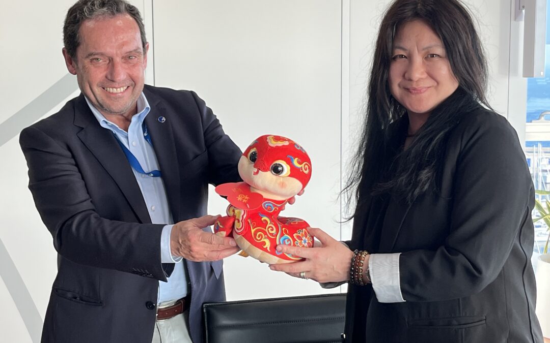 La cónsul general de China conoce los proyectos de futuro del Port