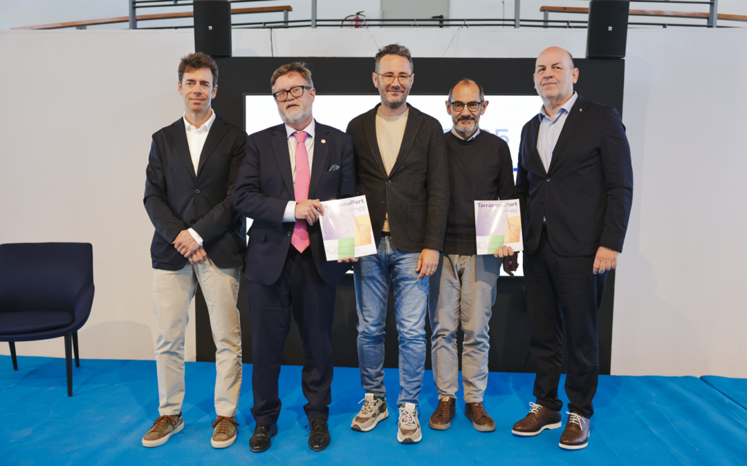 Más de 100 personas asisten a la presentación del Anuario TarragonaPort 2025
