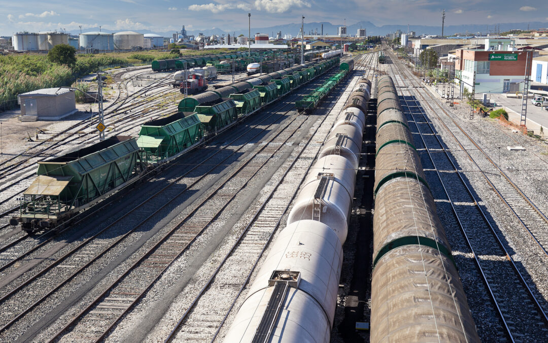 El Ministerio de Transportes evaluará siete propuestas para desarrollar el estudio informativo de los nuevos accesos ferroviarios al Port