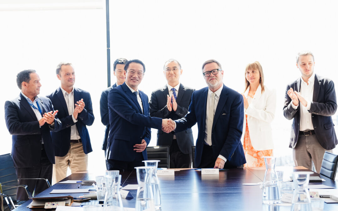 El Puerto de Tarragona firma un acuerdo con China Construction Bank para atraer inversiones y nuevos tráficos