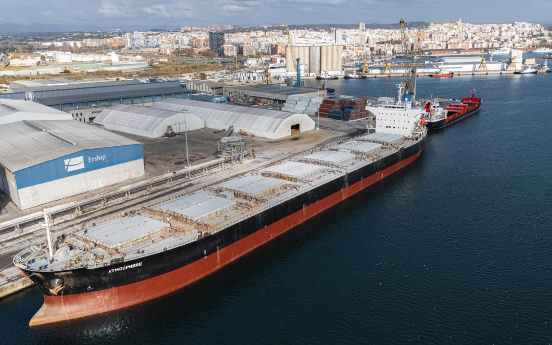 El Port mueve 10,3 millones de toneladas en el primer cuatrimestre, un 2% más
