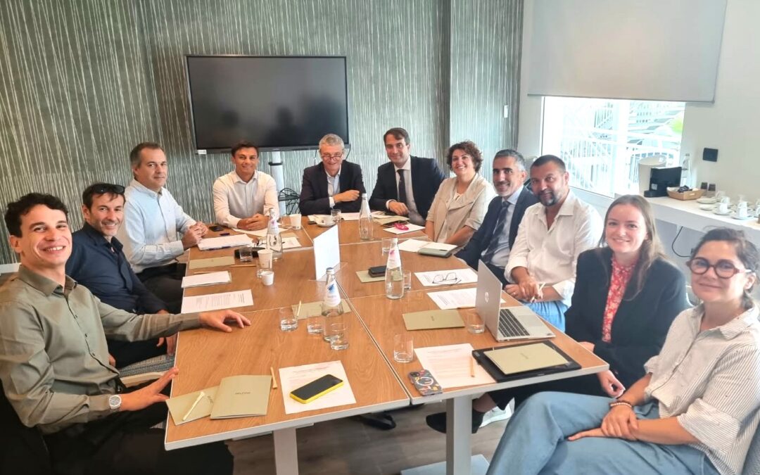 El Port busca alianzas con puertos franceses e italianos para impulsar la eólica marina flotante El encuentro de MedWindPorts en Taranto aborda la coordinación entre instalaciones portuarias y la necesidad de co